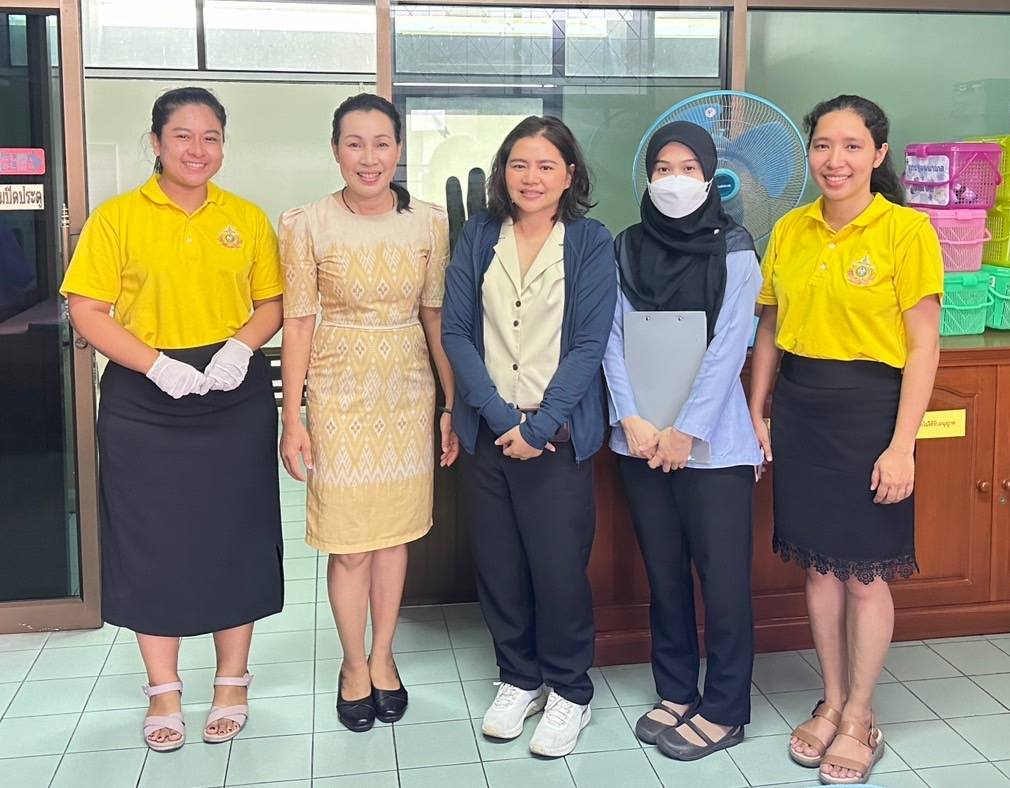 วันพุธ ที่ 30 กรกฎาคม 2568 งานสวัสดิการนักเรียน นักศึกษา วิทยาลัยอาชีวศึกษาภูเก็ต เข้ารับการตรวจประเมินระบบยาและเวชภัณฑ์มิใช่ยาห้องพยาบาลในสถานศึกษา จากงานคุ้มครองผู้บริโภค กลุ่มงานเวชกรรมสังคม โรงพยาบาลวชิระภูเก็ต โดยมีวัตถุประสงค์เพื่อติดตามและเฝ้าระวังการบริหารจัดการด้านการใช้ยาในสถานศึกษาให้มีประสิทธิภาพและเพื่อให้ผู้รับผิดชอบงานห้องพยาบาลของสถานศึกษามีความรู้ ความเข้าใจในการใช้ยาเบื้ิองต้นได้อย่างเหมาะสมและปลอดภัย